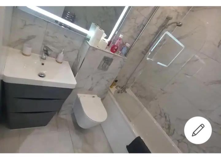Lovely 2-Bedrooms With Free Parking Canvey Island Екстер'єр фото